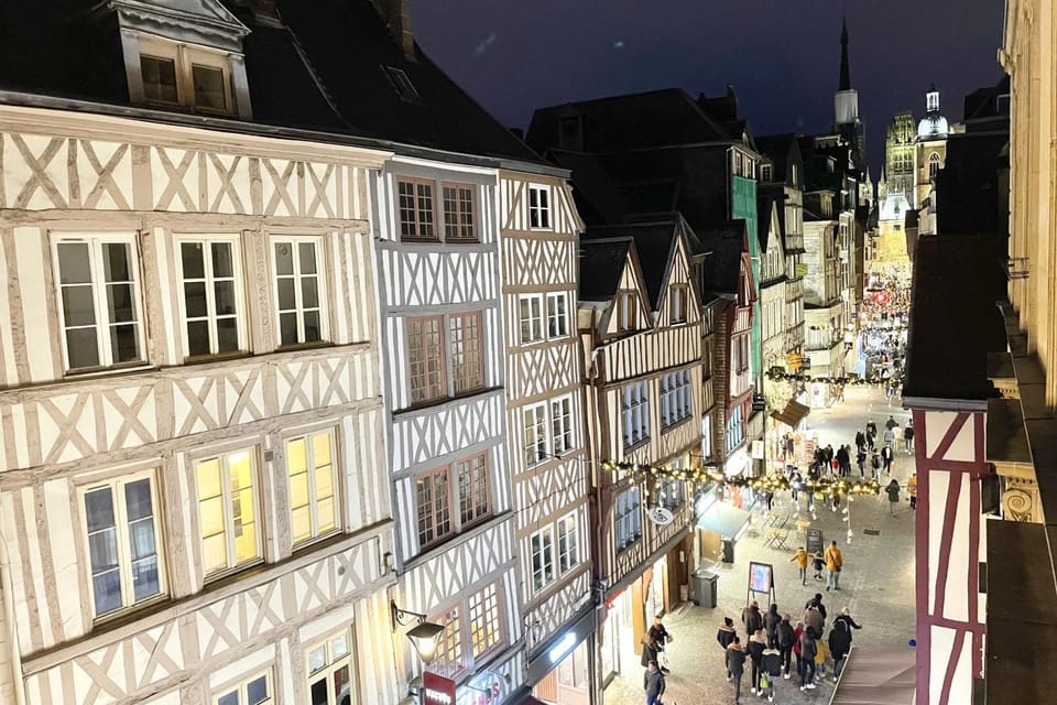 Nearby landmark, Night, Neighbourhood, Street view