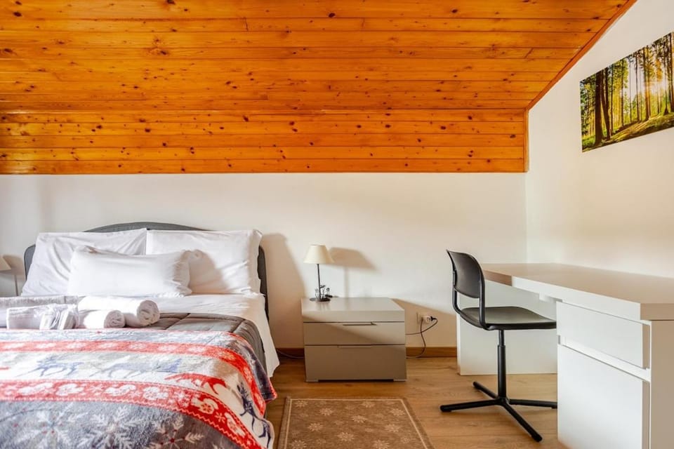 Bed, Bedroom