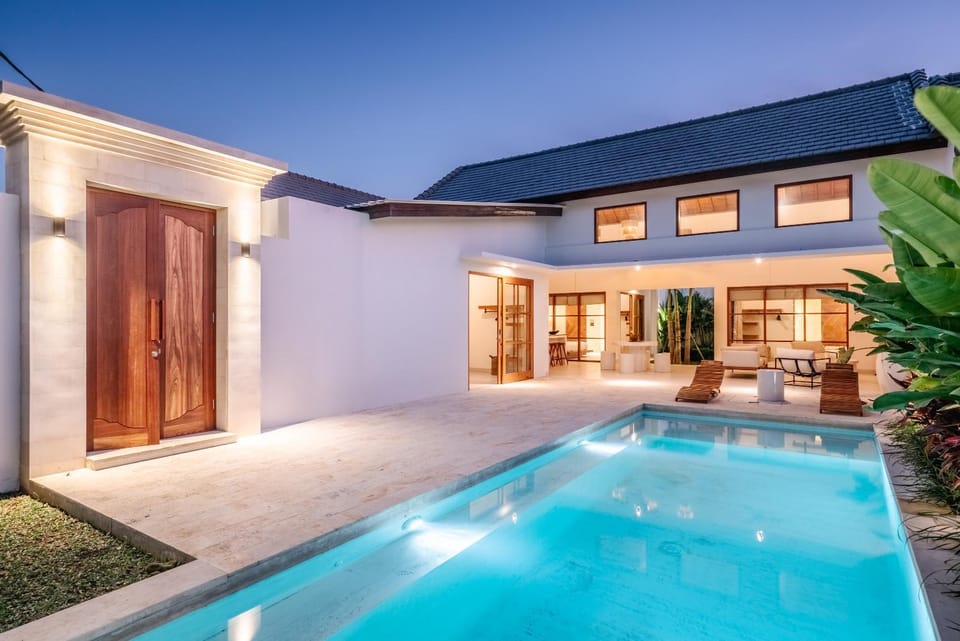 Property building, Swimming pool