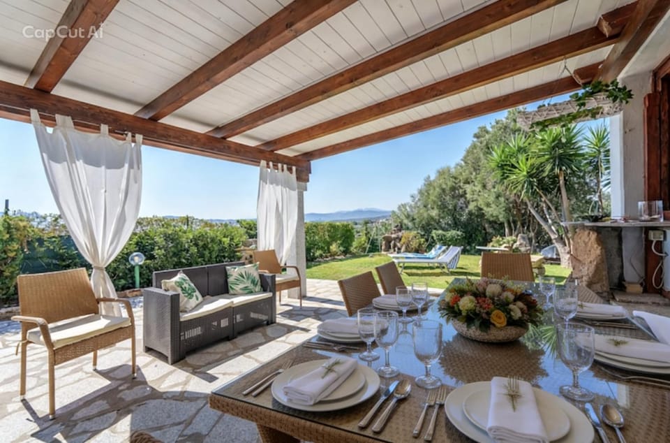 Bellavista Vacation stunning Tavolara sea view terrace House in Pittulongu