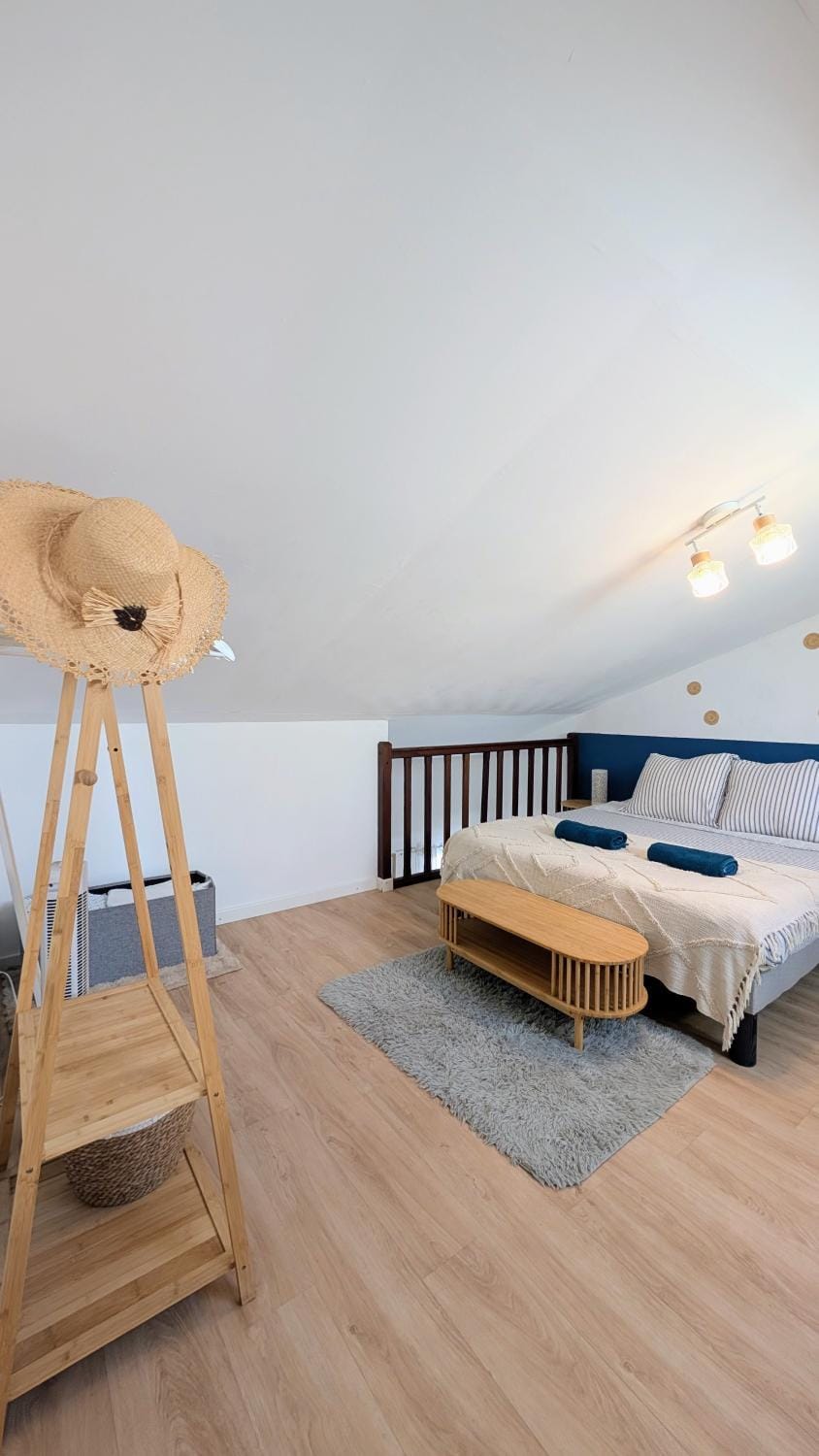 Bed, Bedroom