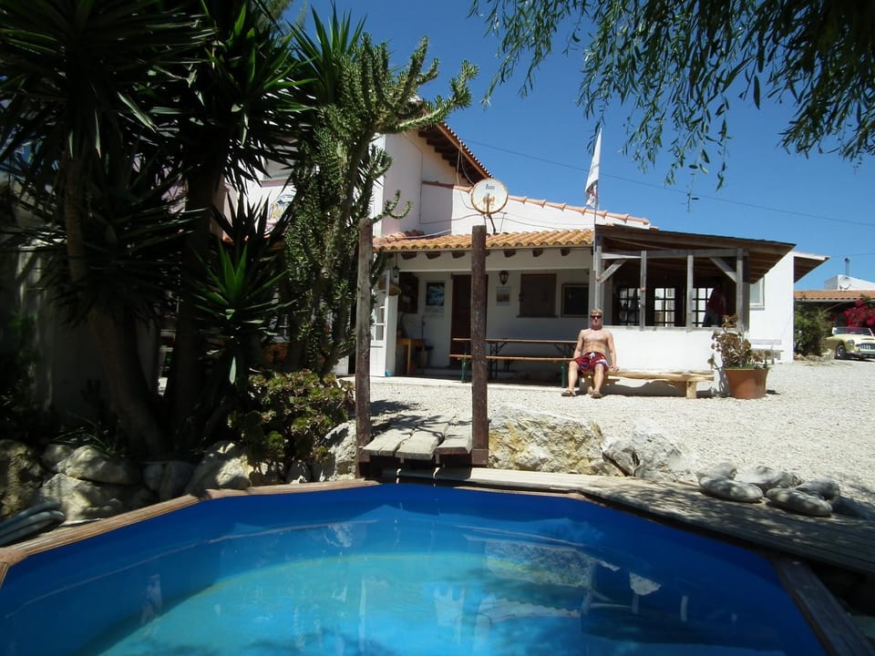 Property building, Facade/entrance, Garden, Balcony/Terrace, Swimming pool