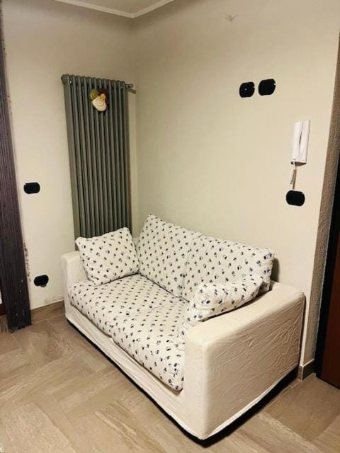 Bed, Living room