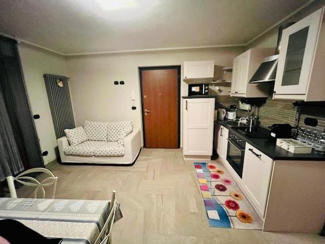 Kitchen or kitchenette, Living room, Seating area, Dining area, dishwasher, minibar, pet friendly, stove, toaster
