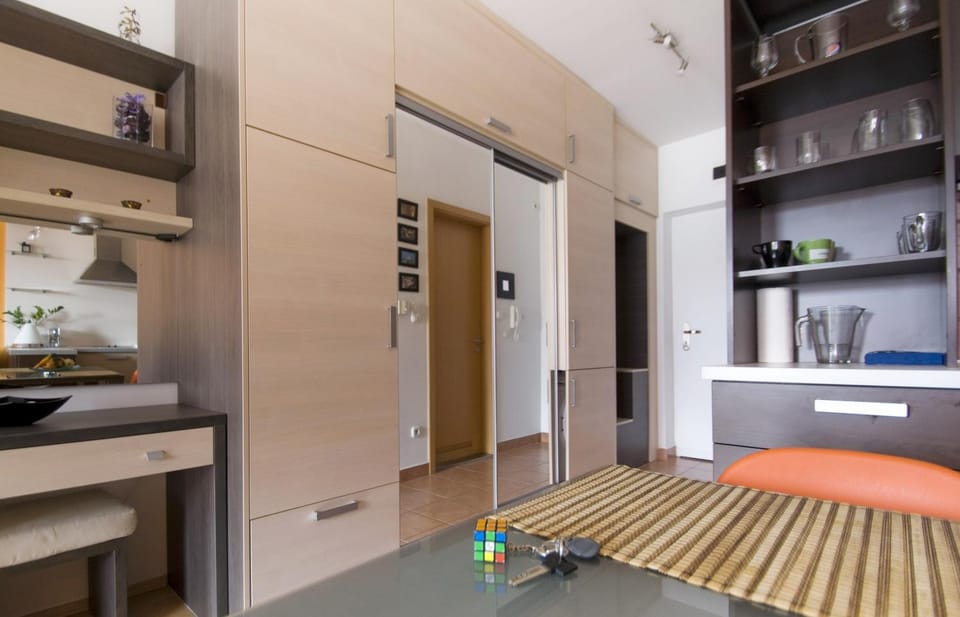 Kitchen or kitchenette, Living room