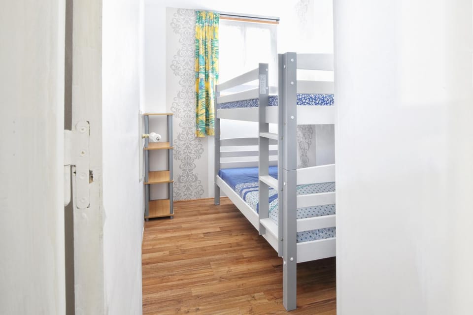 Bed, Photo of the whole room, bunk bed