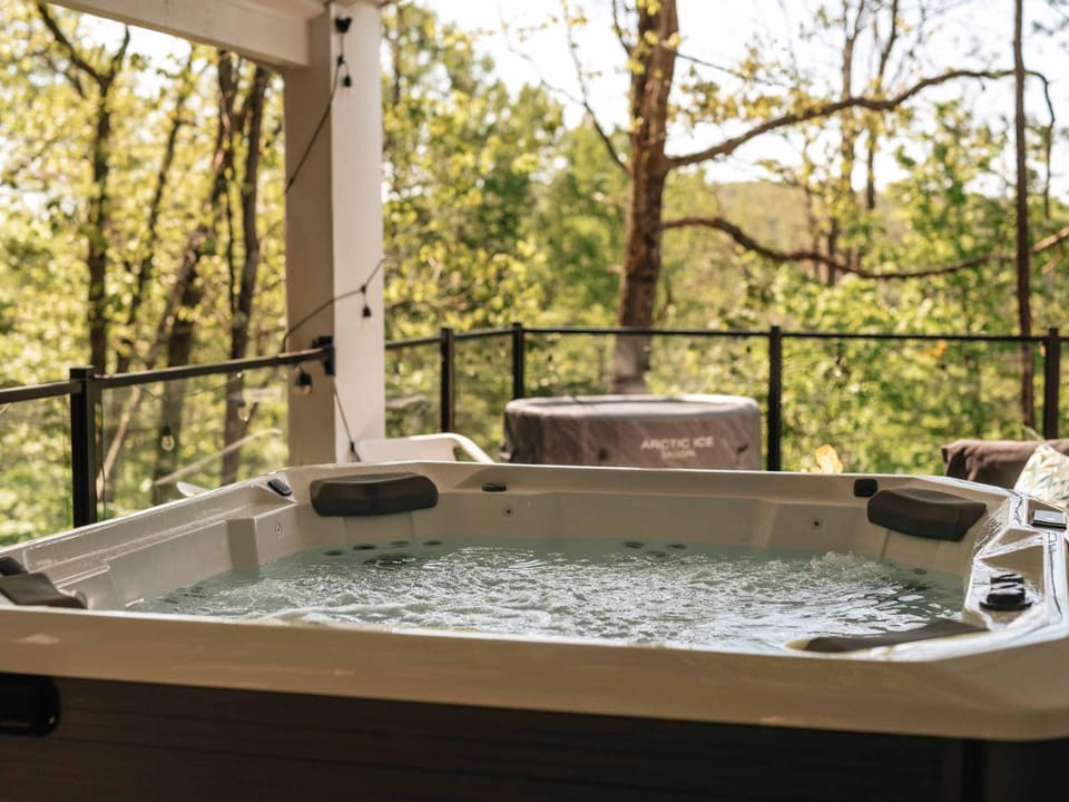 Vue, Nature, SPA & Relaxation au Melilot Chalet in Quebec