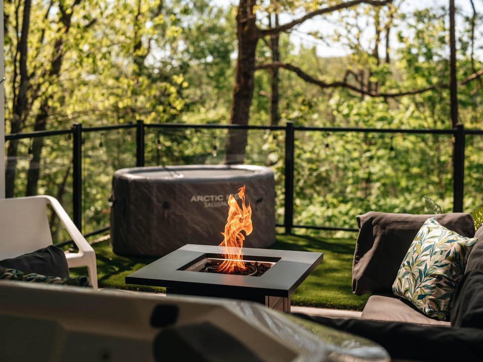 Vue, Nature, SPA & Relaxation au Melilot Chalet in Quebec