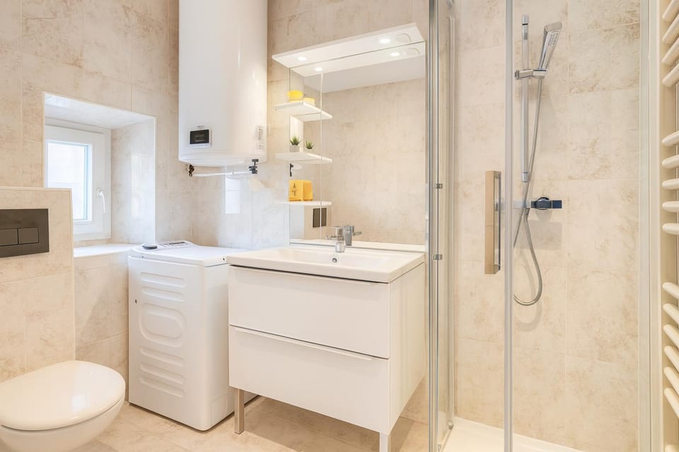 Shower, Toilet, Bathroom