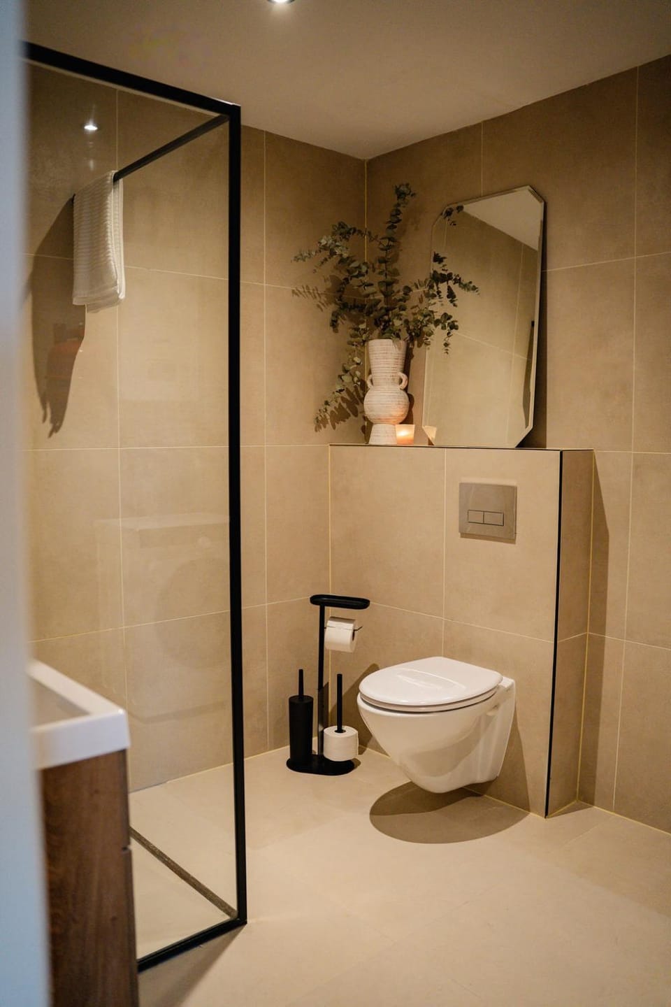 Shower, Toilet, Bathroom