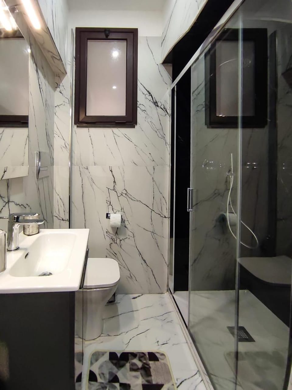 Shower, Toilet, Bathroom