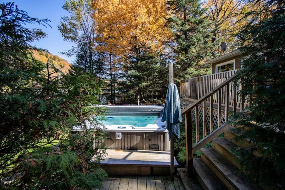 Natural landscape, Hot Tub, View (from property/room)