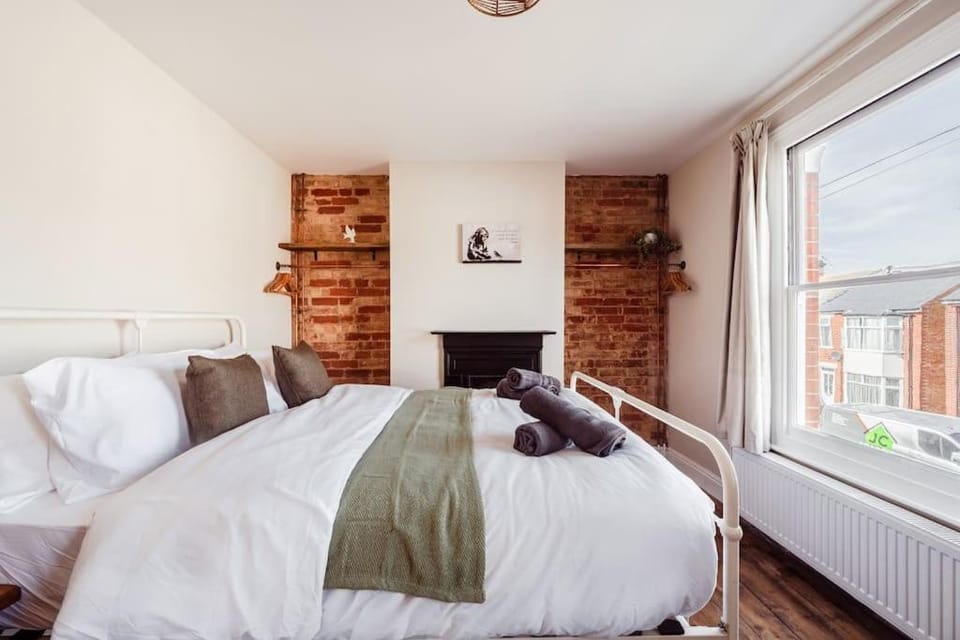 Bed, Photo of the whole room, Bedroom, Quiet street view, internet, towels