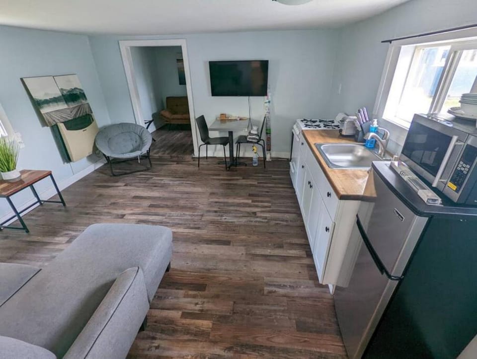 Cottage near restaurants and trails Slumber Village 5 Country House in Anchorage