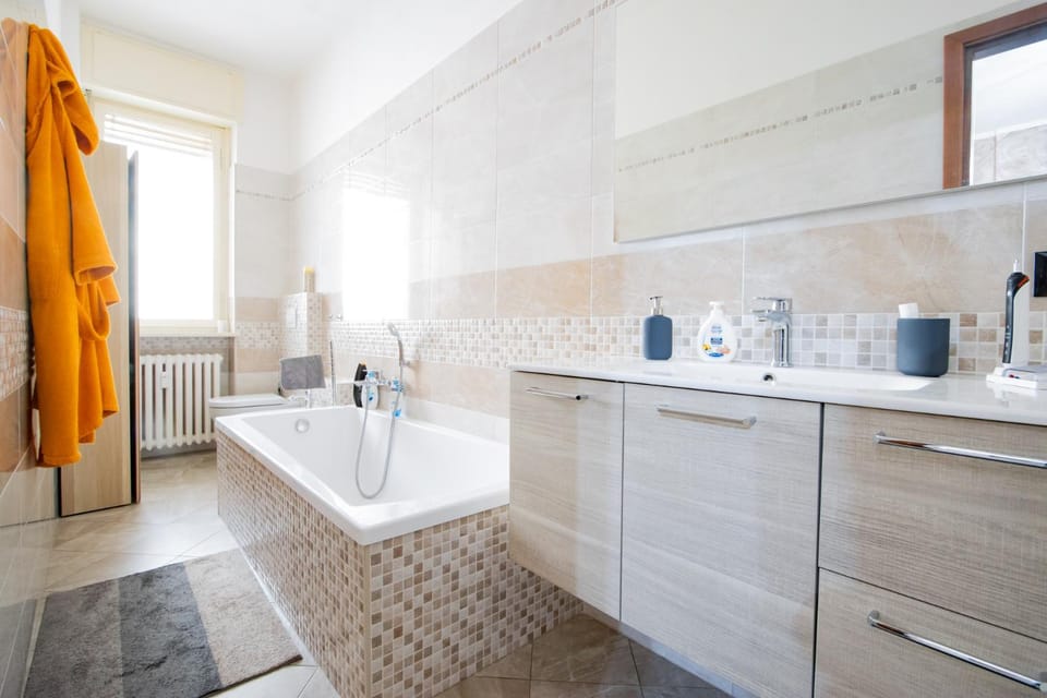 [Reni House]-Bright apartment+free park Apartment in Turin