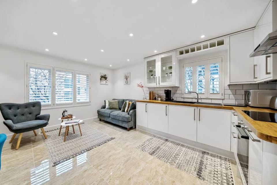 Stylish Contemporary 1 Bed Flat Near London Bridge Apartment in London Borough of Southwark