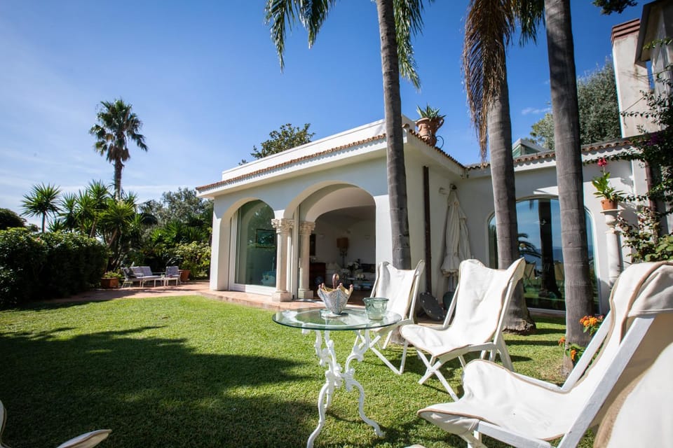 Patio, Day, Garden, Garden view