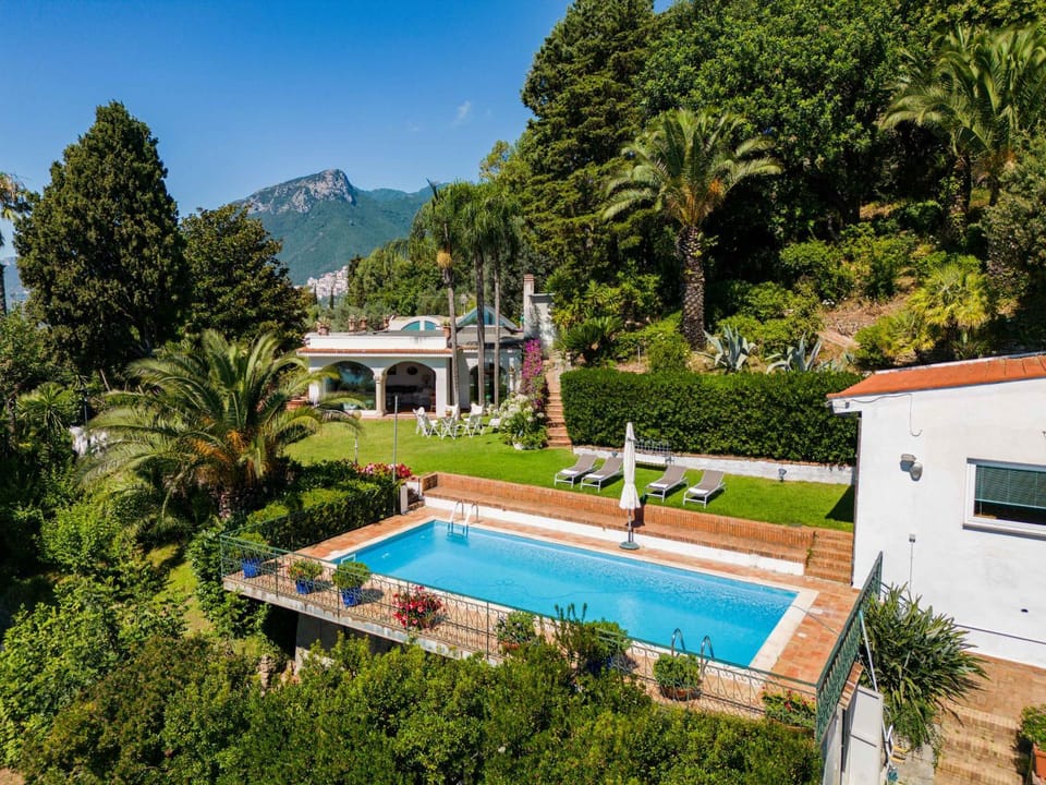 Spring, Day, Garden, Garden view, Mountain view, Swimming pool, sunbed