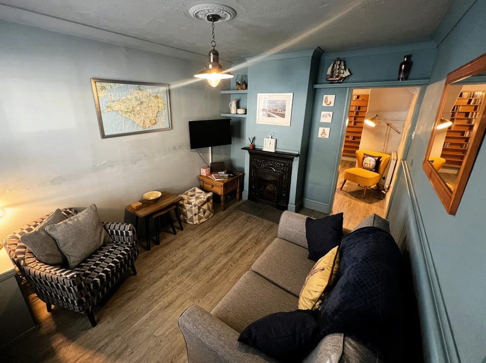 Communal lounge/ TV room, Living room