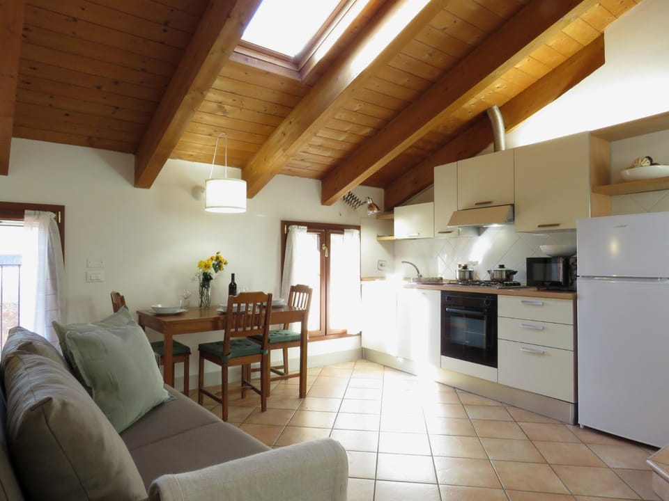 Kitchen or kitchenette, Living room, Dining area