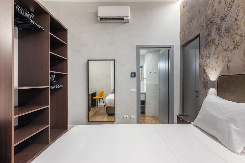 Bed, Photo of the whole room, Bedroom, wardrobe, air conditioner