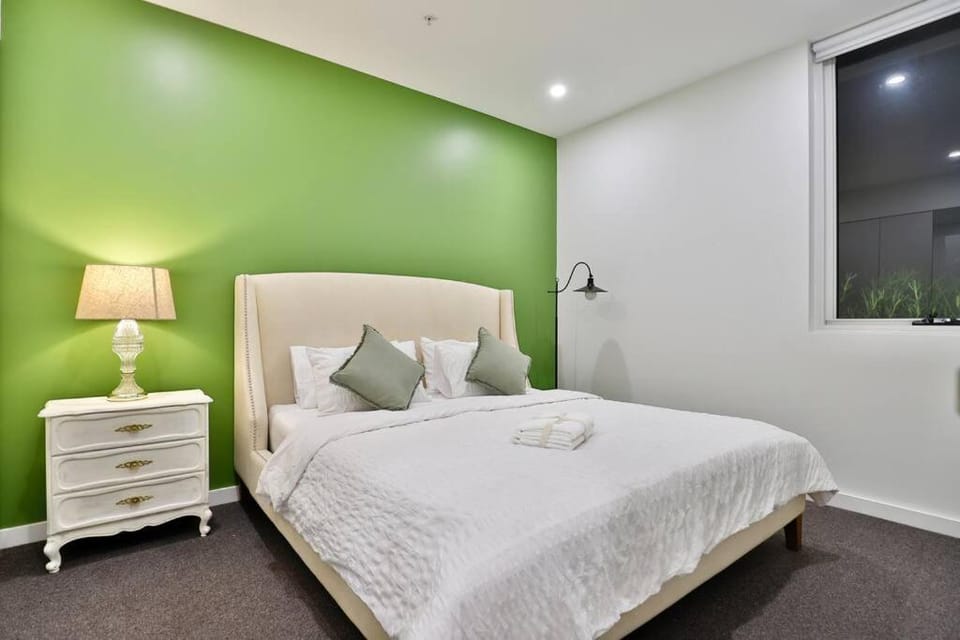 Lumière Sanctuary - Antique Elegance with Parking Apartment in Sydney