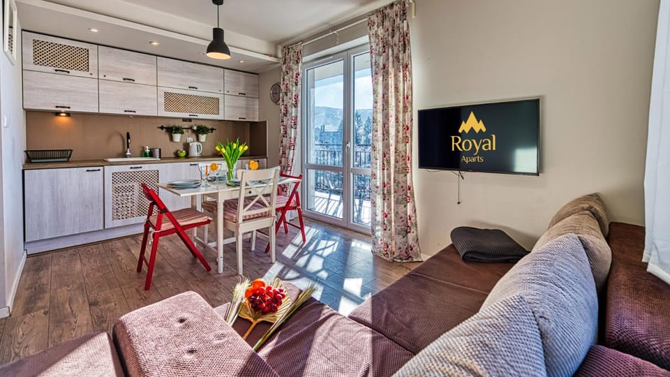 TV and multimedia, Kitchen or kitchenette, Seating area, Dining area