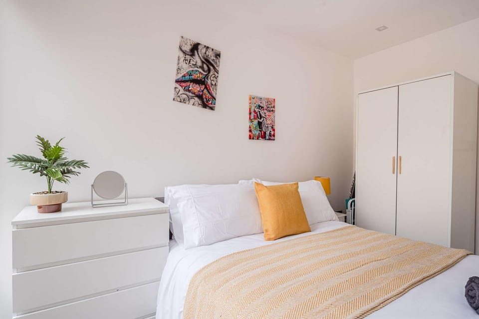 Bed, Bedroom, wardrobe