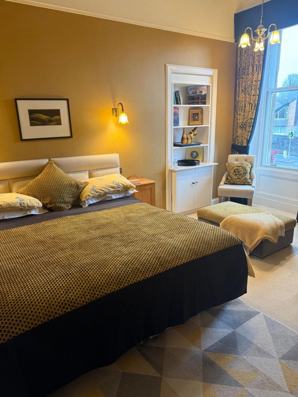 Bed, Seating area, Bedroom