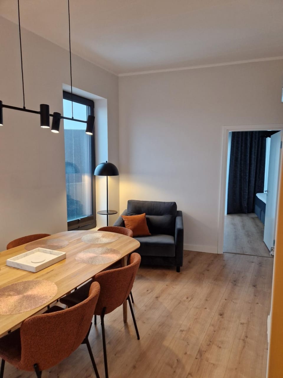 Seating area, Dining area