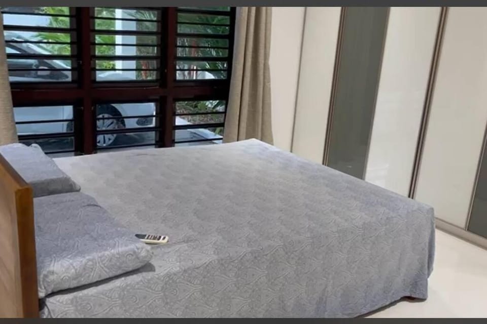 Posh Villa 3 bed 3 bath ac , 2 kitchen , Dining, living room , family room , in TVM , Kowdiar, please contact host refeekhm at yah dot com or refeekhm at gmai el dot com please don't pay without contacting host Villa in Thiruvananthapuram