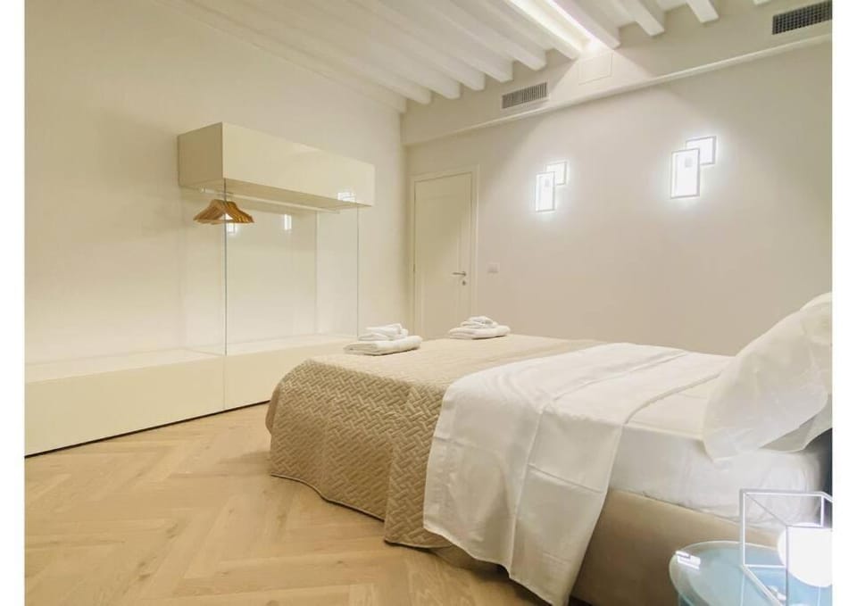 Sweet Time Venice, Luxury San Marco Frezzaria apt! Apartment in San Marco
