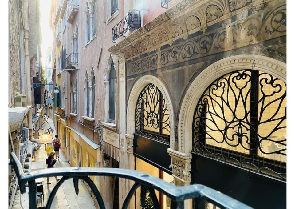 Sweet Time Venice, Luxury San Marco Frezzaria apt! Apartment in San Marco