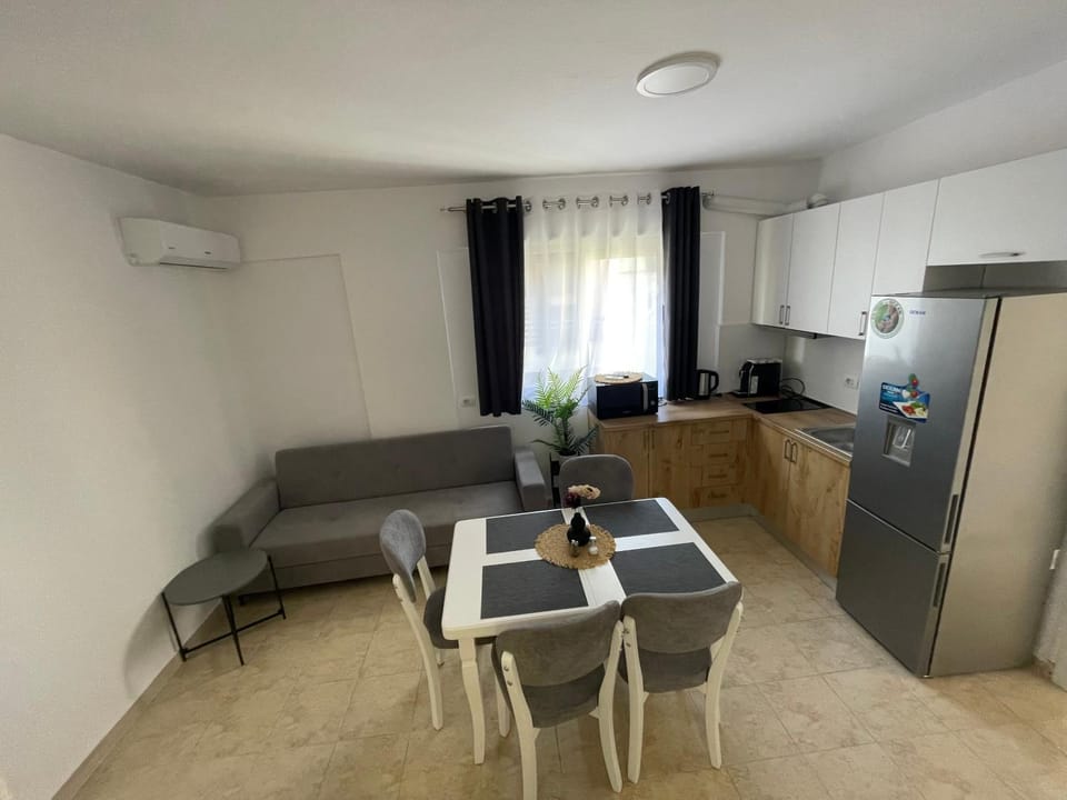 Kitchen or kitchenette, kitchen, kitchen