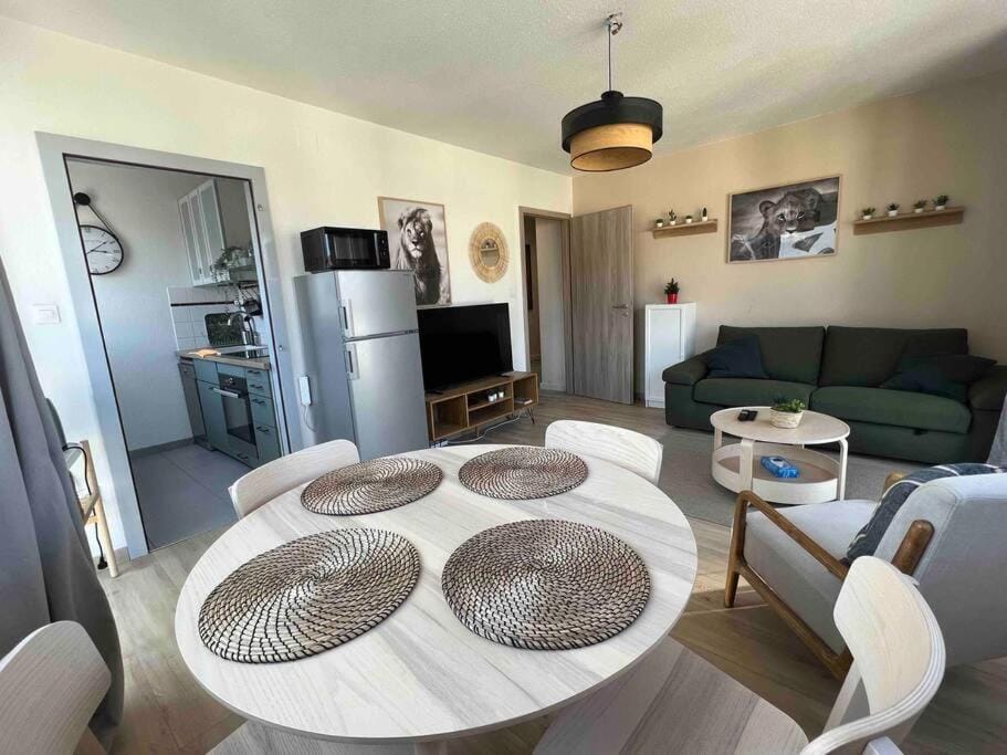 Adorable Appartement Strasbourg NEUDORF PARKING SOUS SOL Apartment in Strasbourg