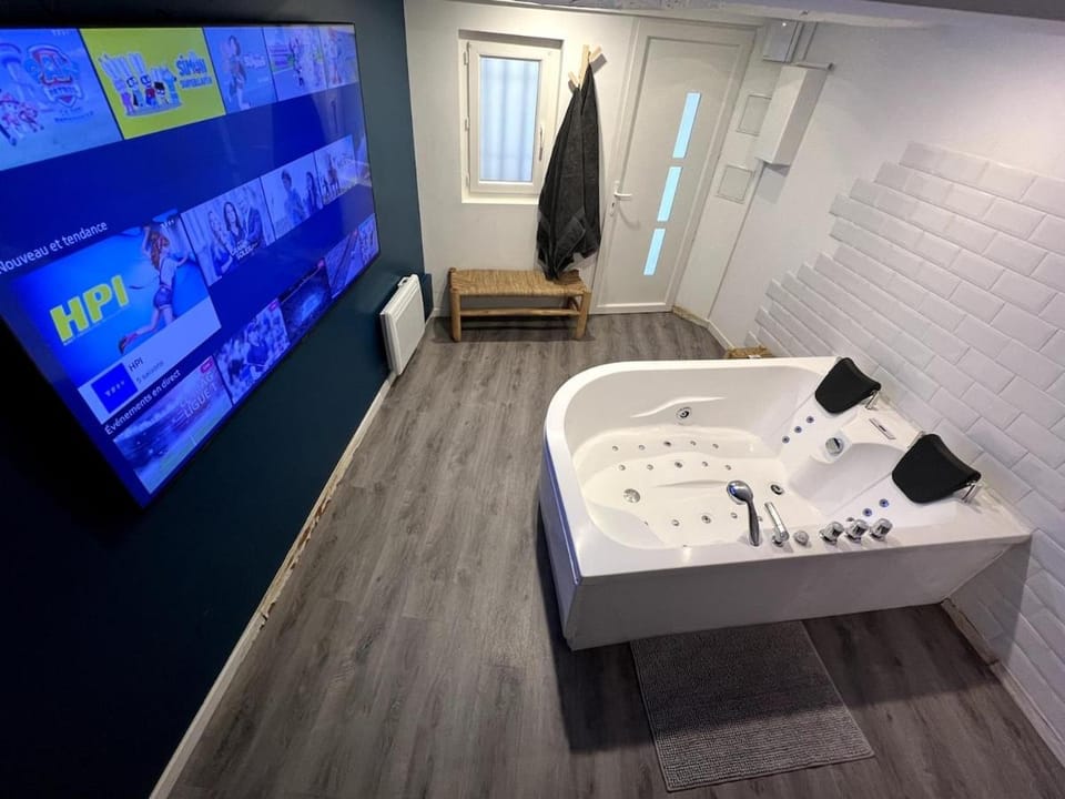 TV and multimedia, Bath