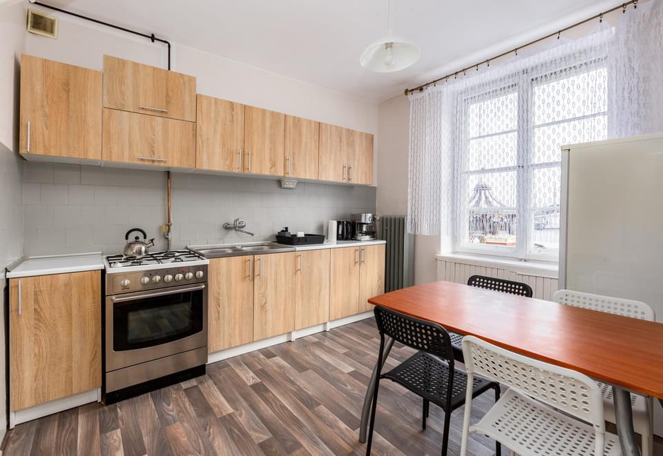 Kitchen or kitchenette, Dining area, pet friendly, stove