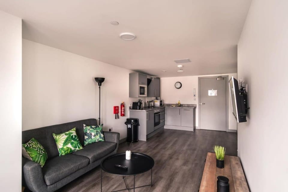 Kitchen or kitchenette, Seating area, oven