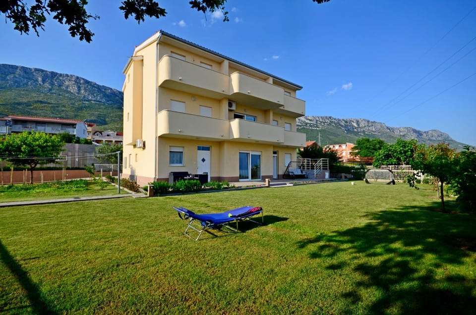 Property building, Garden