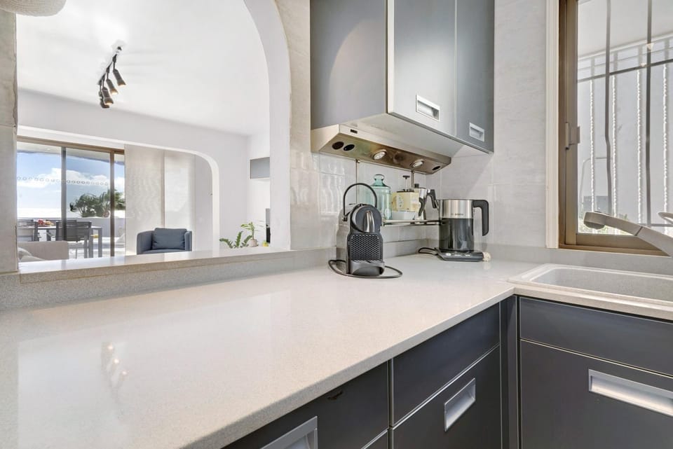 Kitchen or kitchenette, Living room