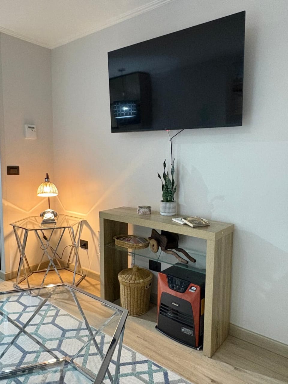 Communal lounge/ TV room, TV and multimedia, Living room, Photo of the whole room