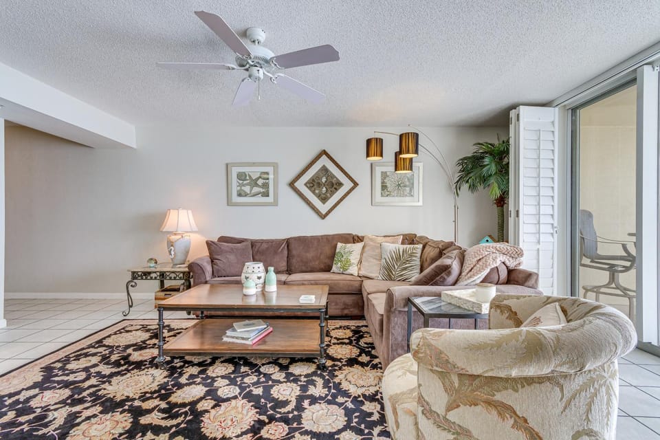 Oceanfront Fort Walton Beach Condo with Balcony! House in Okaloosa Island
