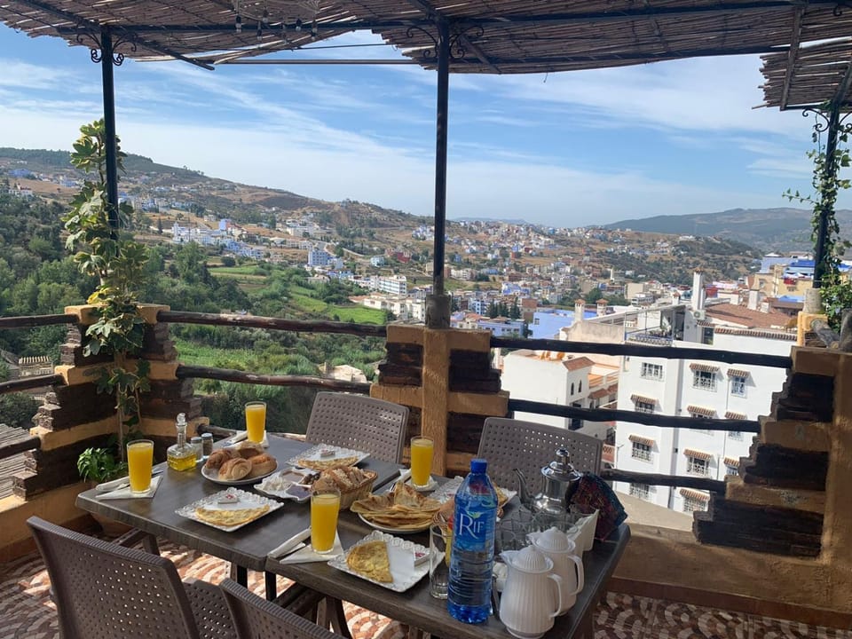Restaurant/places to eat, View (from property/room), Balcony/Terrace, City view, Breakfast
