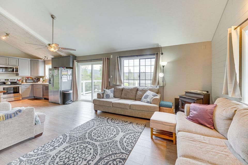 Bay Area Escape on 5 Acres: Pet Friendly, Views House in Sierra Nevada
