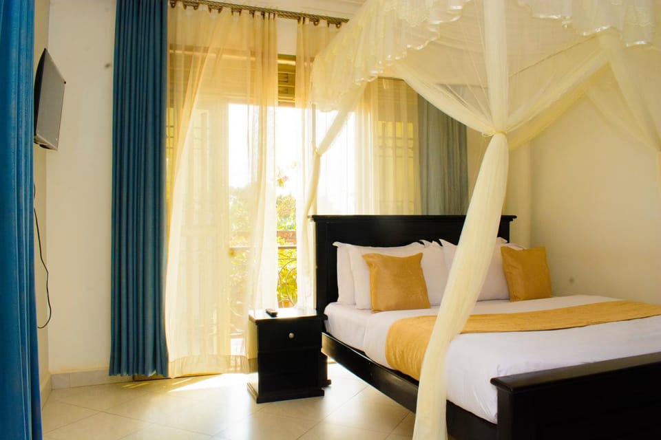 Bed, TV and multimedia, air conditioner