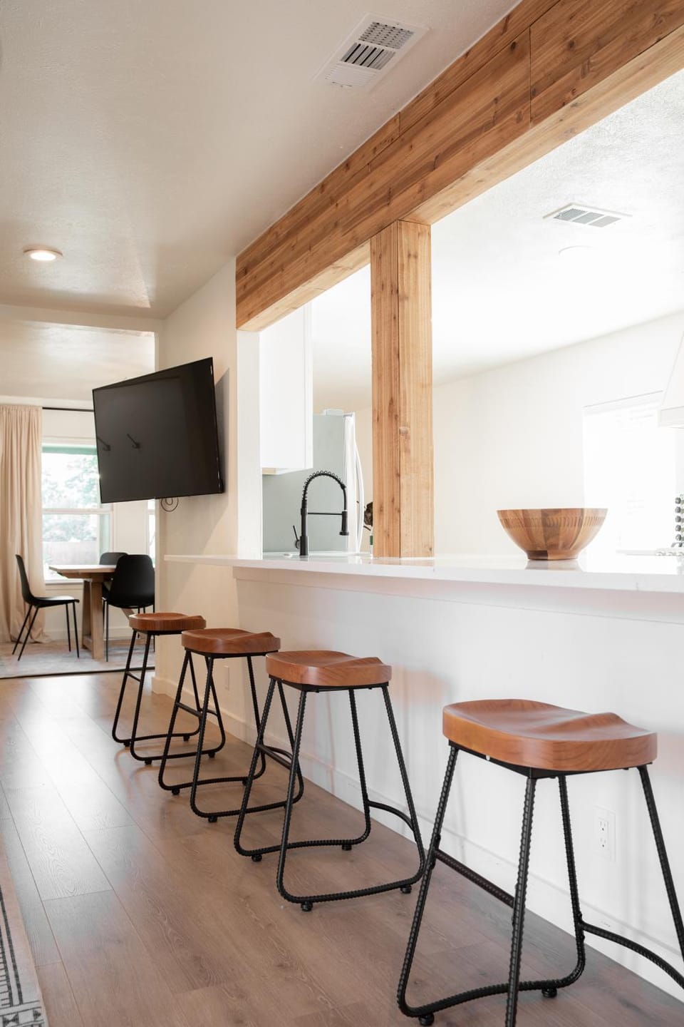 Dining area, kitchen