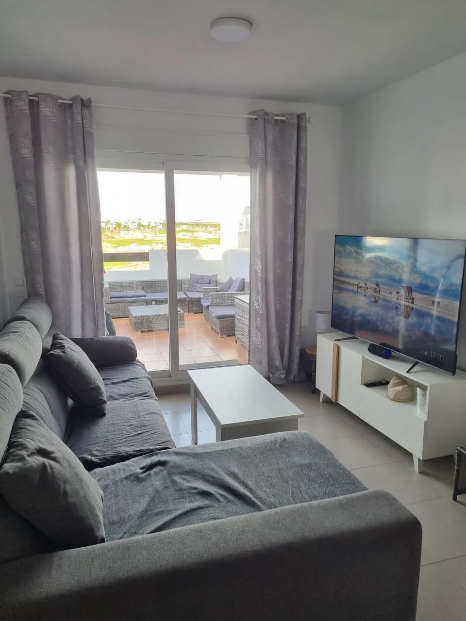 Communal lounge/ TV room