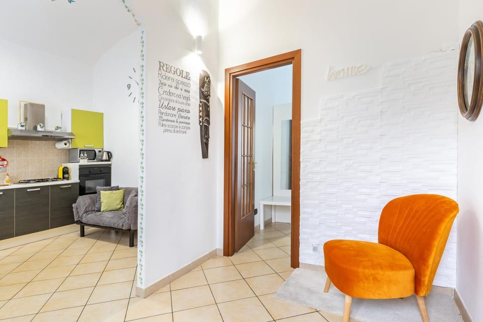 Kitchen or kitchenette, Living room, Seating area, Dining area, oven, pet friendly, stove