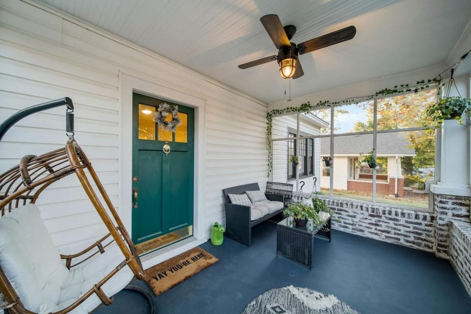 Walk to Cherry Street,pets, hot tub by HVNLYhomes House in Tulsa