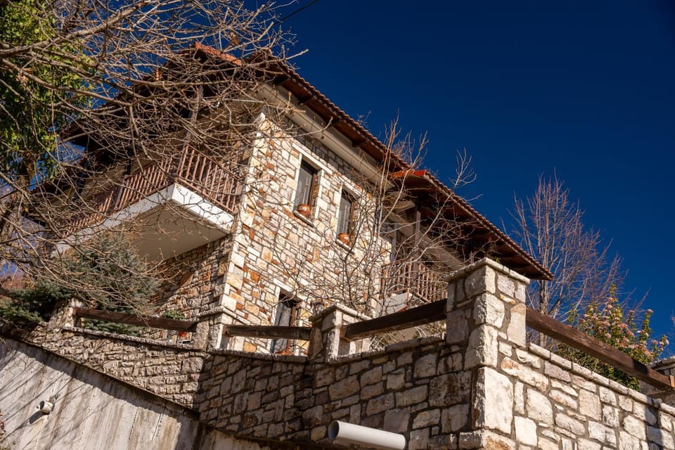 Property building, Day, Balcony/Terrace, Landmark view